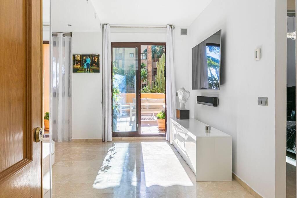 Superb Costalita In Beachfront Complex Rdr406 *